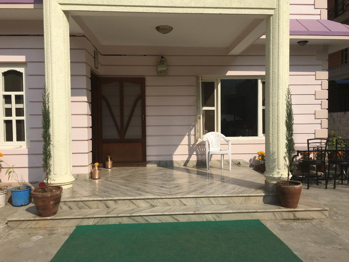 Hotel Pokhara International Buitenkant foto