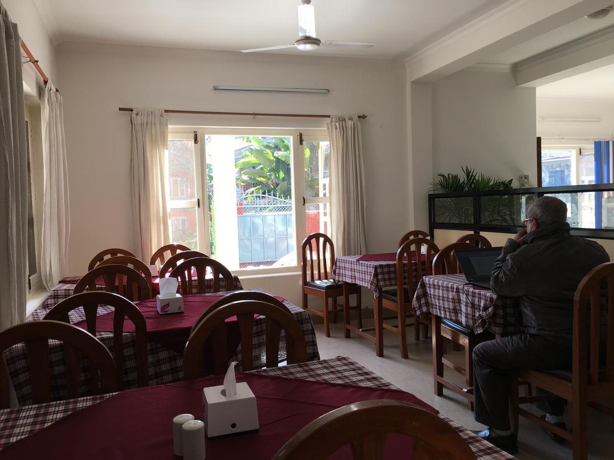 Hotel Pokhara International Buitenkant foto
