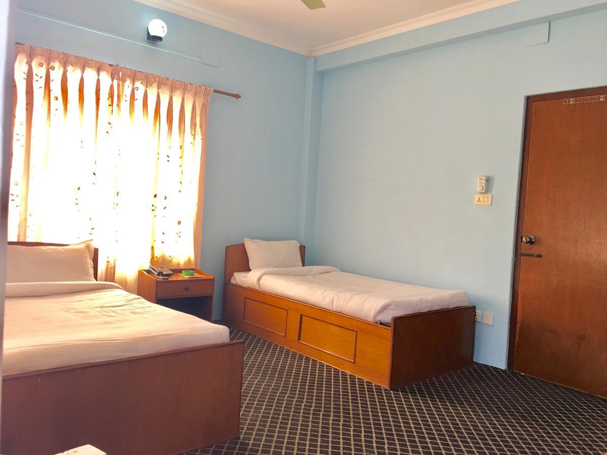 Hotel Pokhara International Buitenkant foto